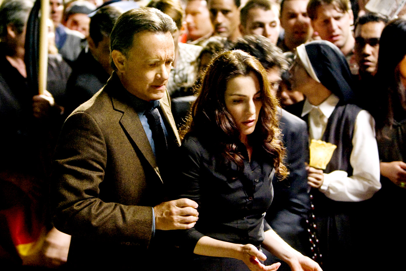 Robert Langdon and Vittoria Vetra look for clues...