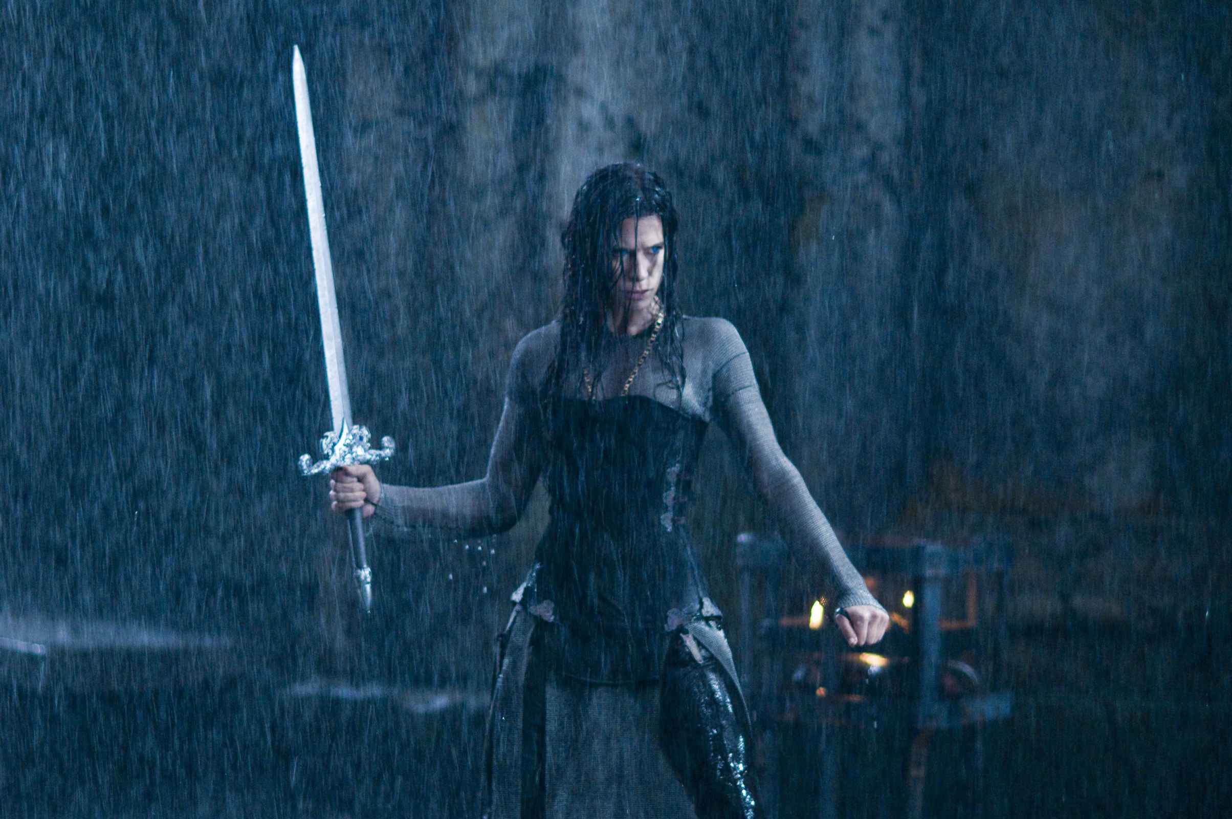 Nice sword. Nice costume. Nice pose. Nice all round.
