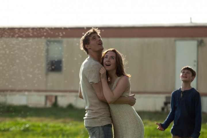 Oh how I wish this moment could last forever.... It's the only decent scene in the film, because nobody speaks!!