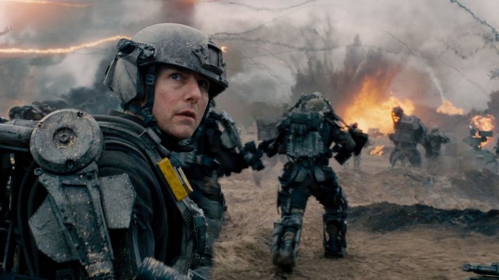 You know that old movie cliche, "Don't look behind you?" Apparently, nobody told Tom.