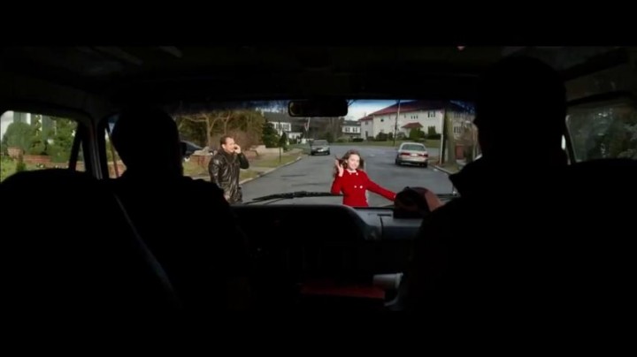 Girls gotta walk right into traffic....