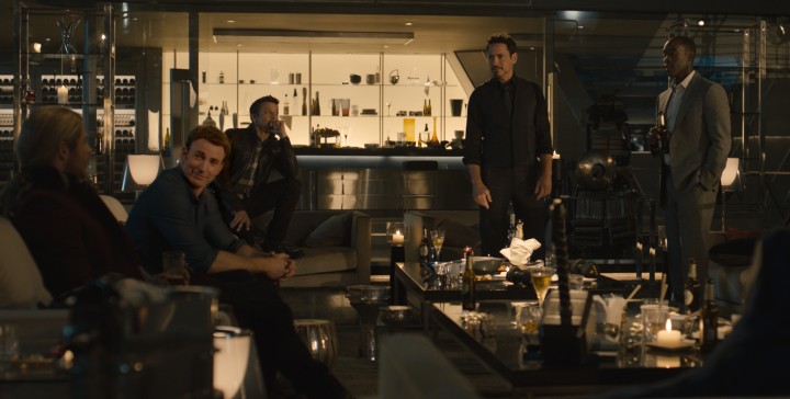 the-avengers-try-to-lift-thor-s-hammer-in-a-clip-from-the-avengers-age-of-ultron-52bbb4a4-abd9-4451-92d4-dc583cf51019
